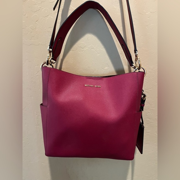 Micheal Kors Smooth Leather Gloria Bag - Picture 9 of 15